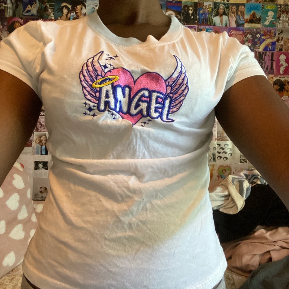 Cute y2k t-shirt kinda croped
